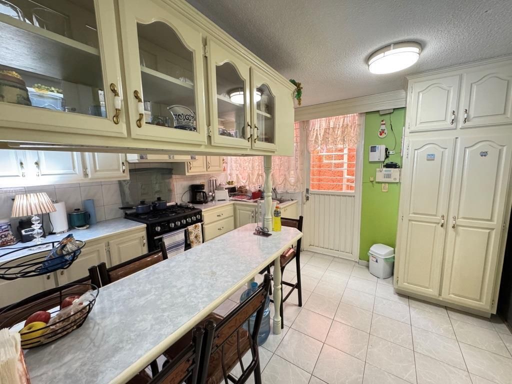 CASA EN VENTA EN FRACCIONAMIENTO LOMAS DEL CAMPESTRE I SECC.