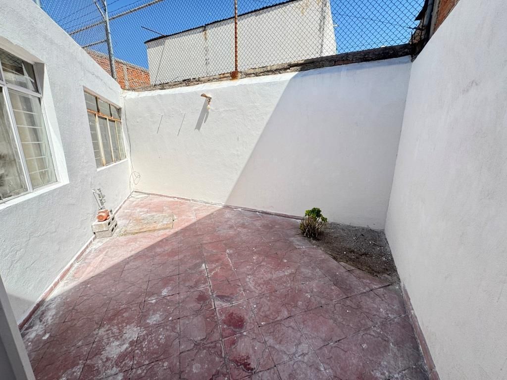 CASA EN VENTA EN FRACCIONAMIENTO DEL VALLE I SECC.