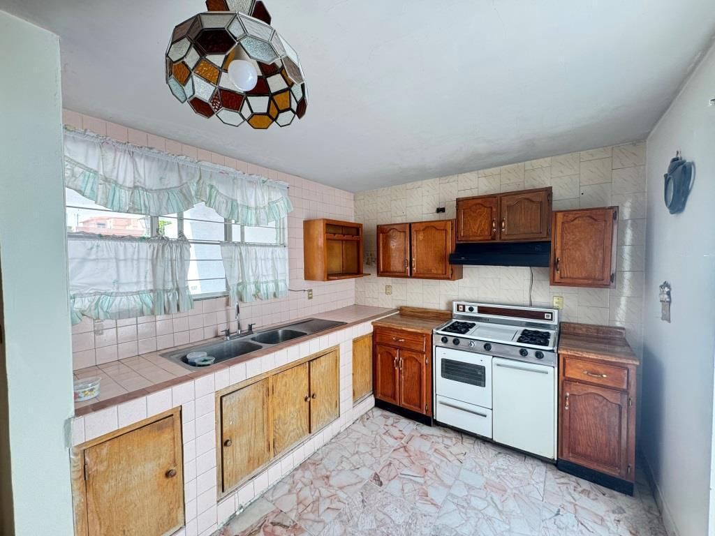 CASA EN VENTA EN FRACCIONAMIENTO DEL VALLE I SECC.