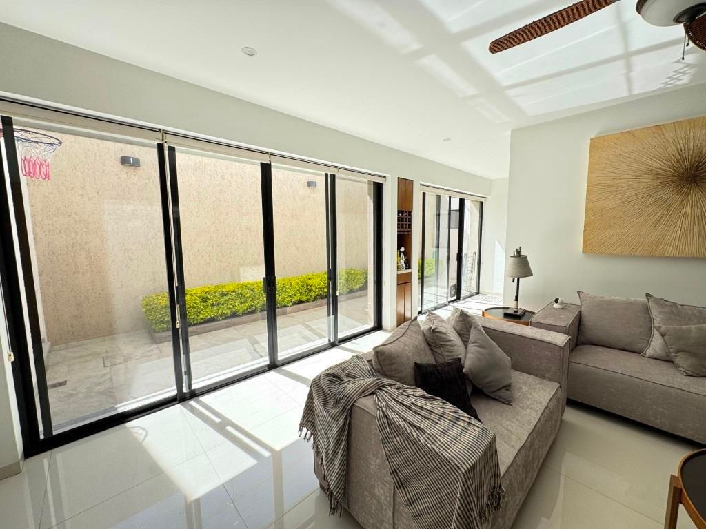 Casa en venta dentro de Fraccionamiento Residencial Las Cavas