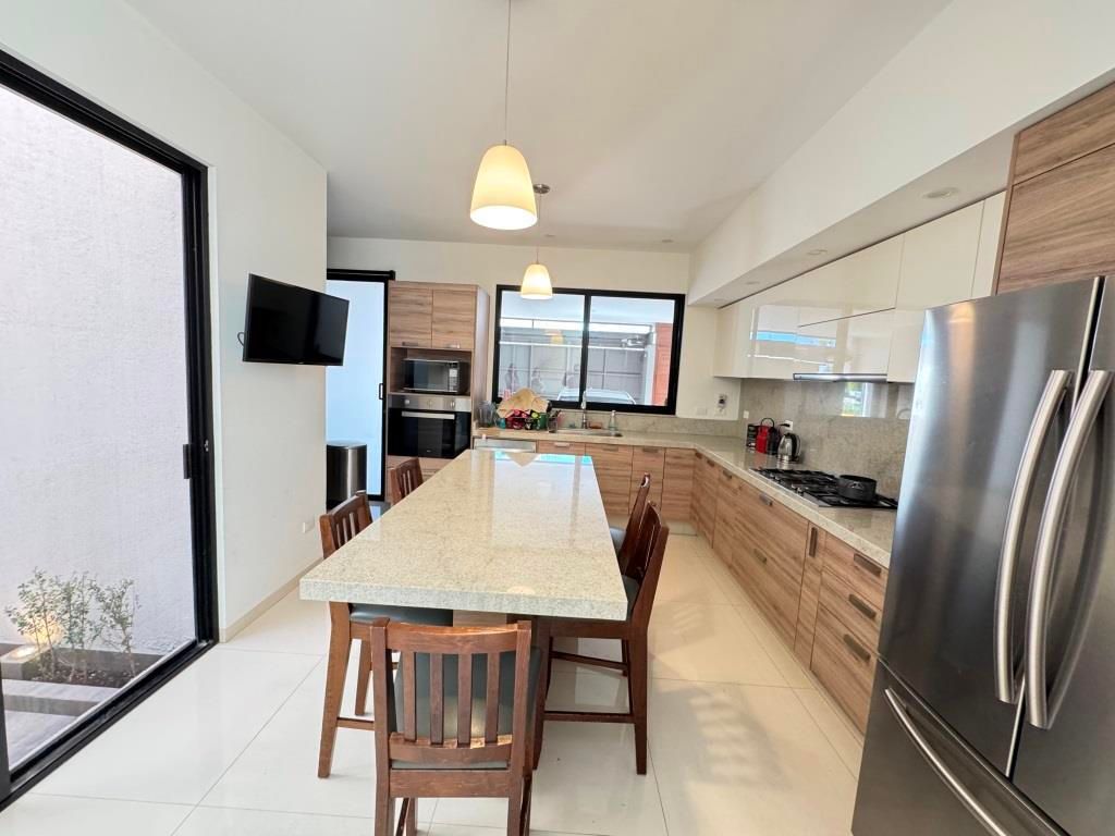 Casa en venta dentro de Fraccionamiento Residencial Las Cavas