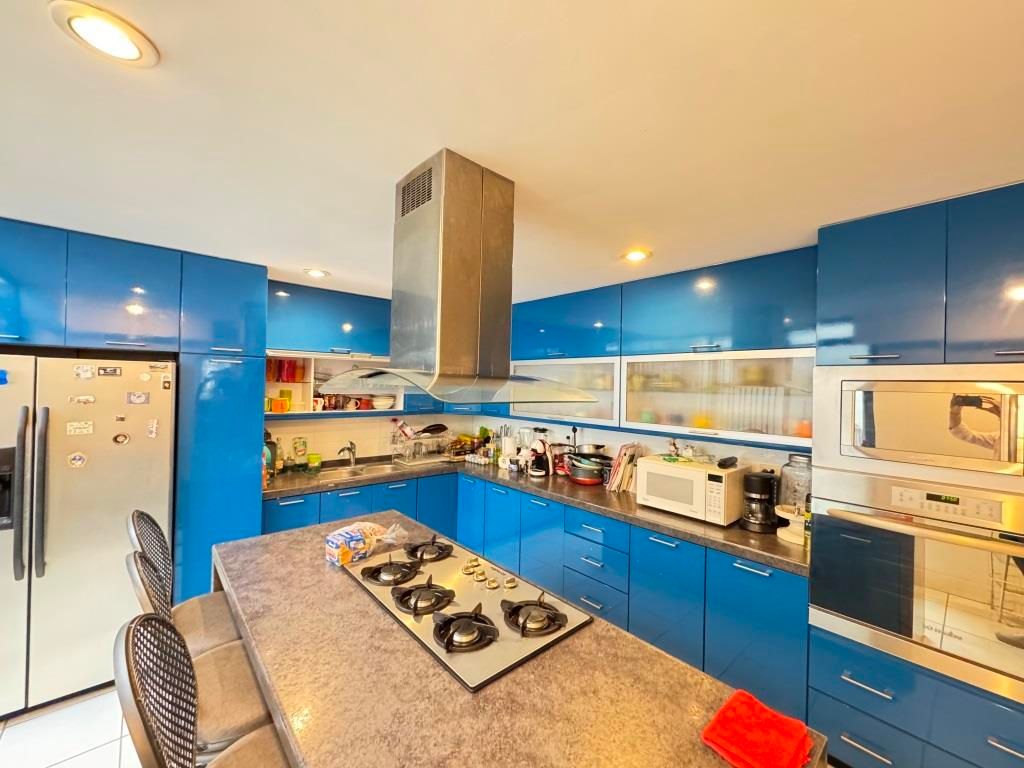 Casa en venta en esquina, en Fracc. Casa Blanca