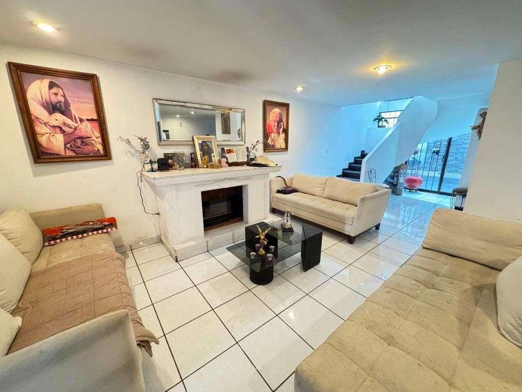 Casa en venta en esquina, en Fracc. Casa Blanca
