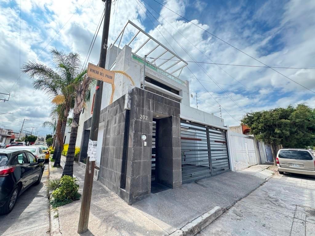 Casa en venta en esquina, en Fracc. Casa Blanca