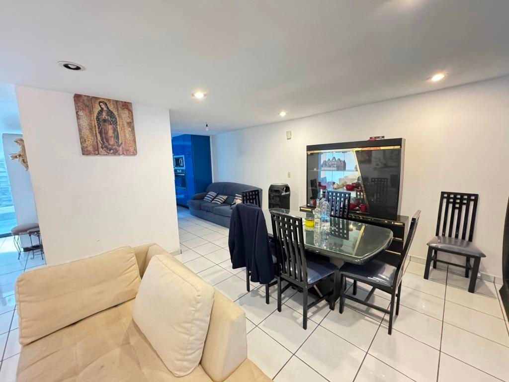 Casa en venta en esquina, en Fracc. Casa Blanca