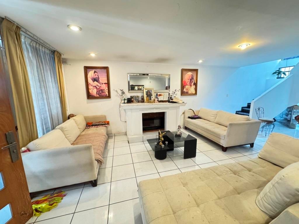 Casa en venta en esquina, en Fracc. Casa Blanca
