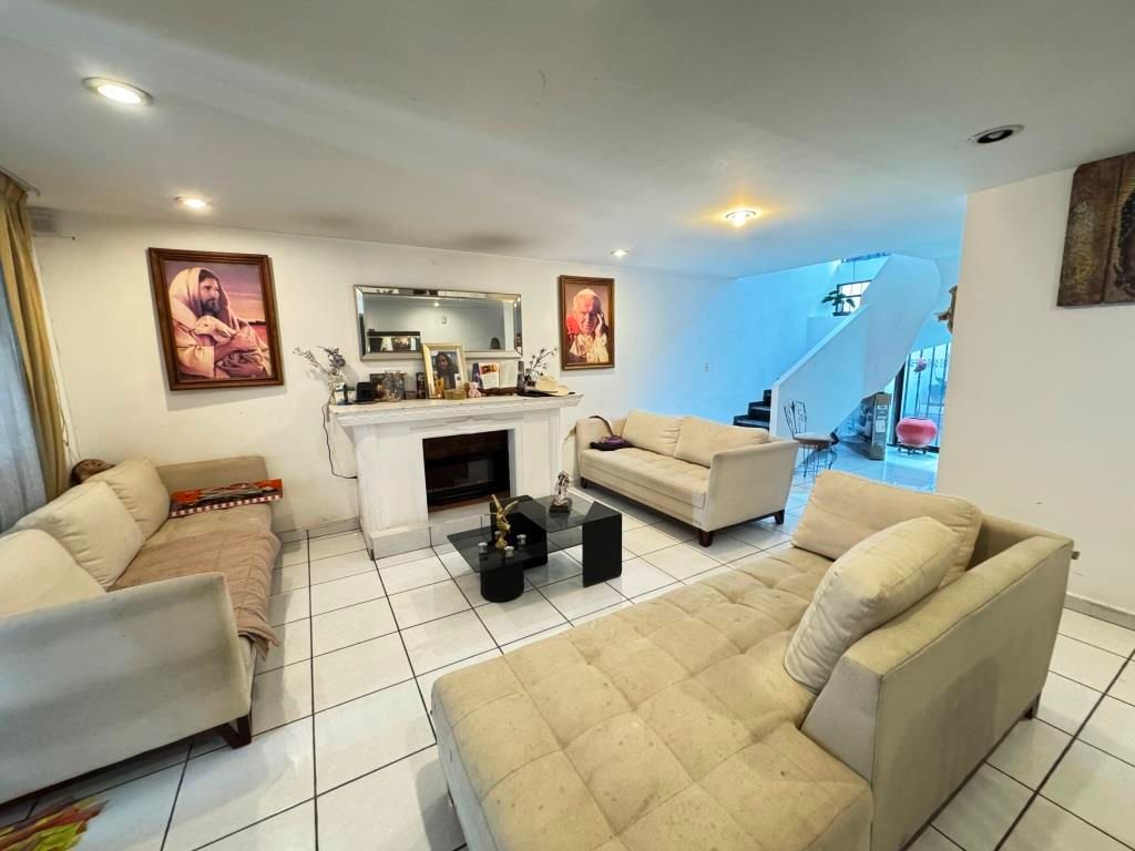 Casa en venta en esquina, en Fracc. Casa Blanca
