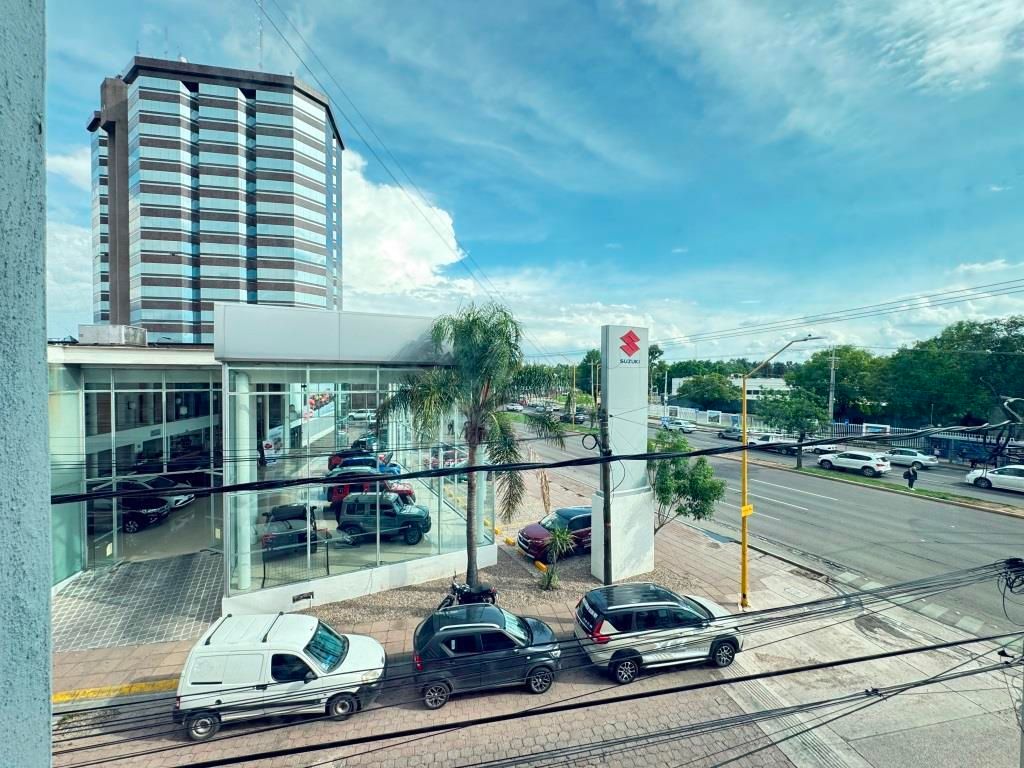 Oficinas ejecutivas en Renta, sobre Av Universidad