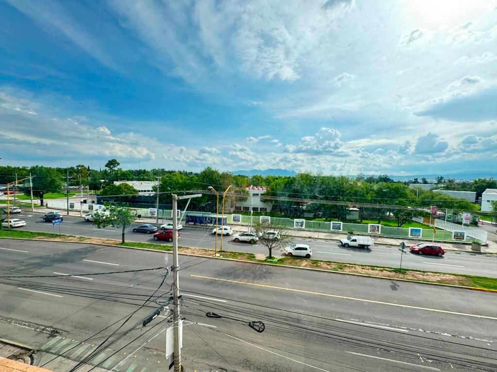 Oficinas ejecutivas en Renta, sobre Av Universidad