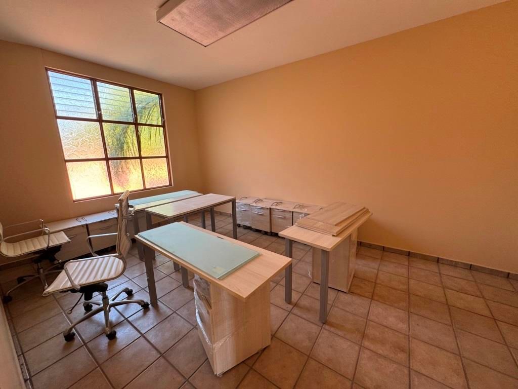 Casa en Venta con Local Comercial en el Centro de Jesús Ma.