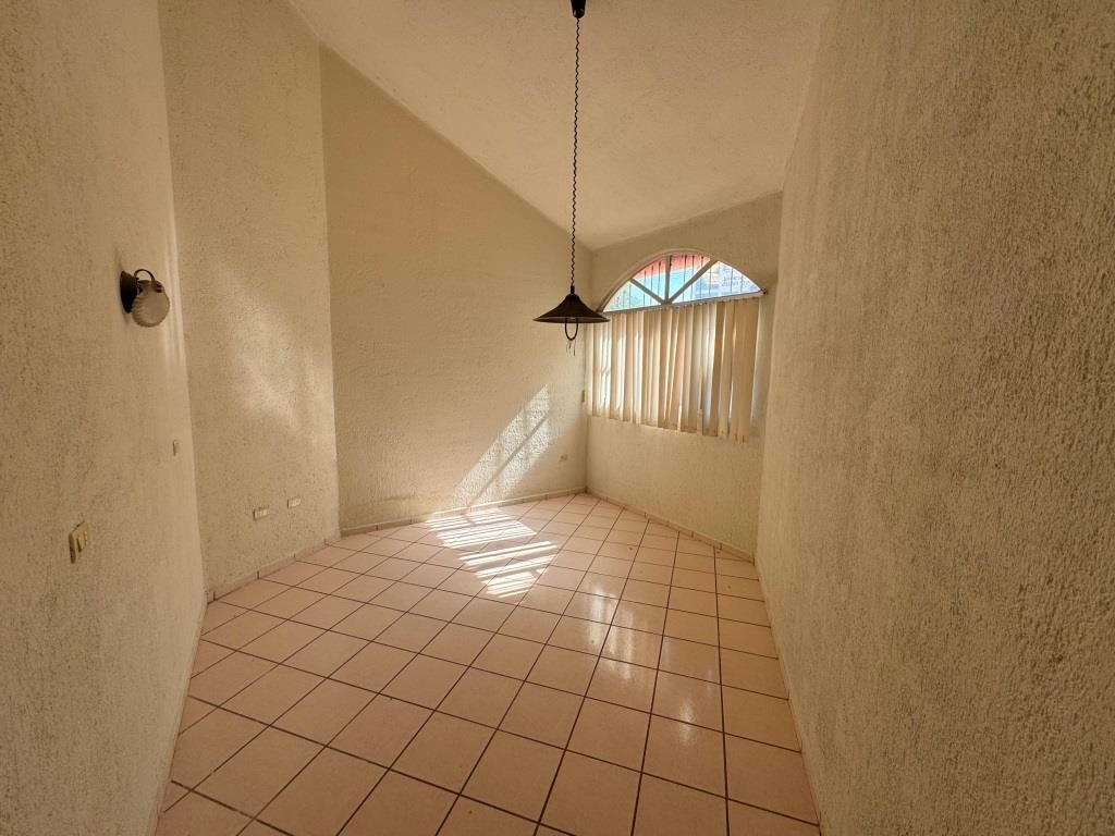 Casa en Venta con Local Comercial en el Centro de Jesús Ma.