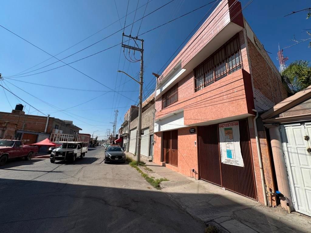 Casa en Venta con Local Comercial en el Centro de Jesús Ma.