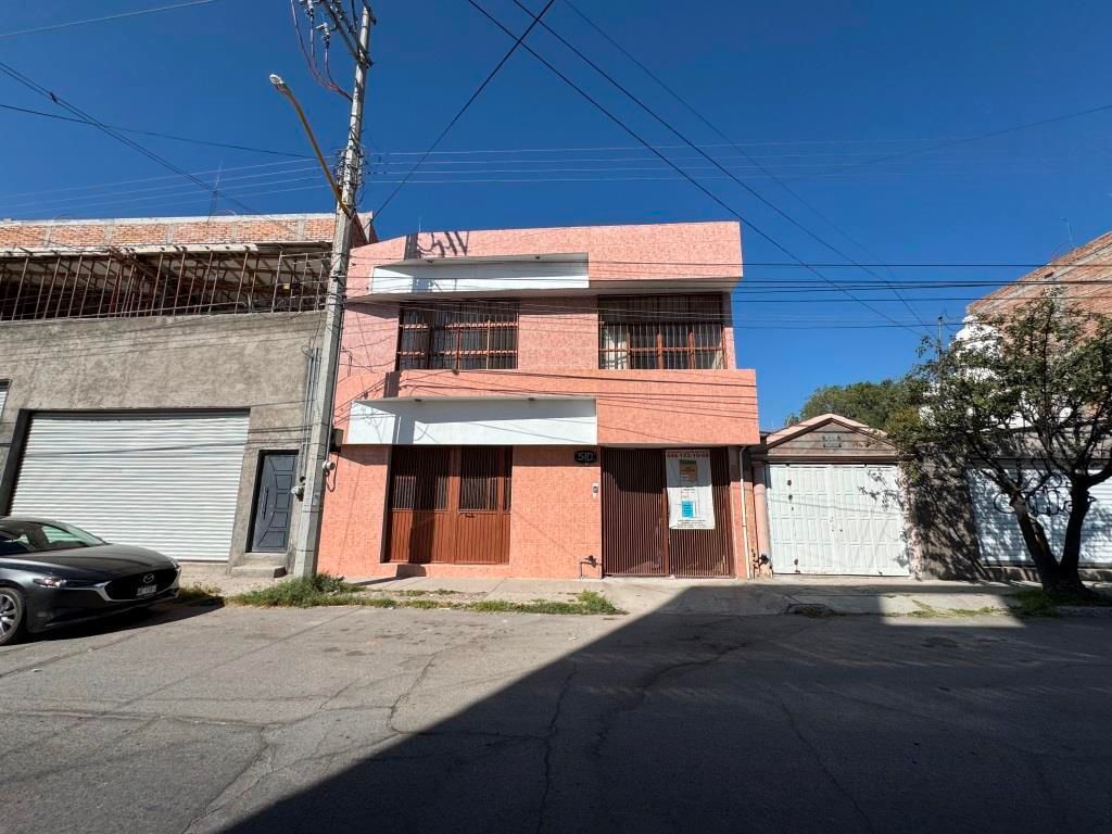 Casa en Venta con Local Comercial en el Centro de Jesús Ma.