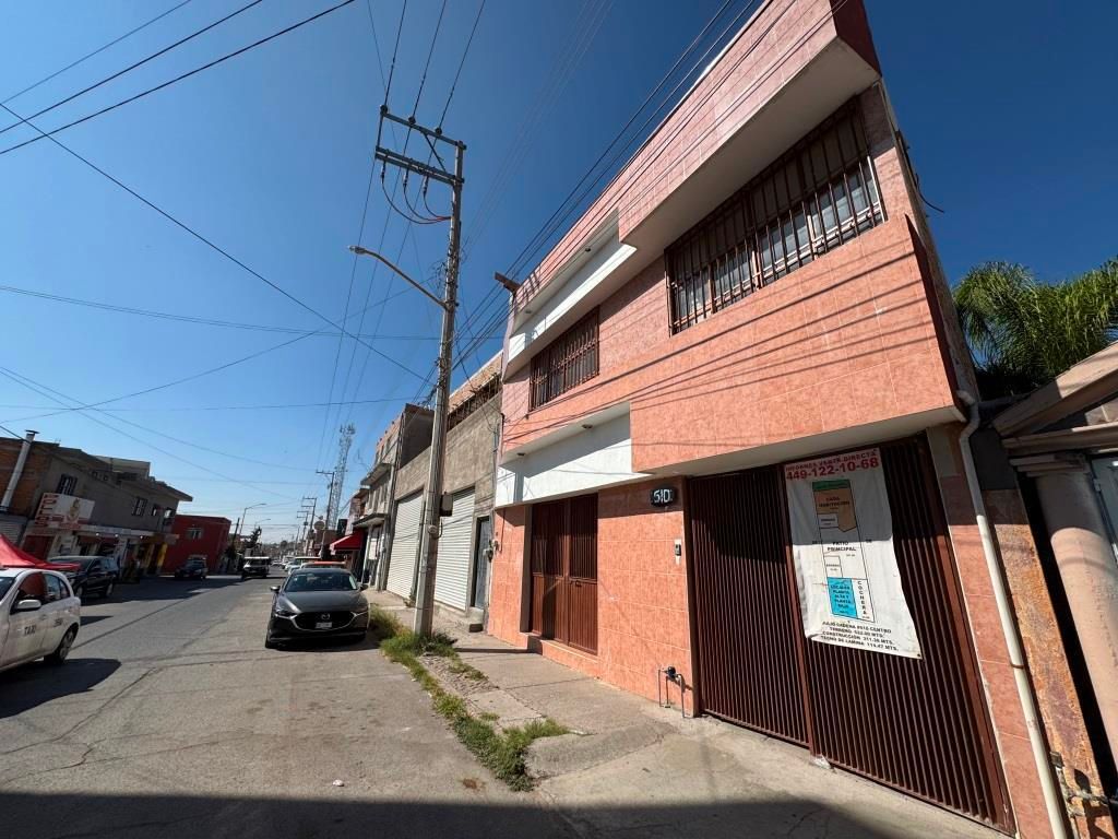 Casa en Venta con Local Comercial en el Centro de Jesús Ma.