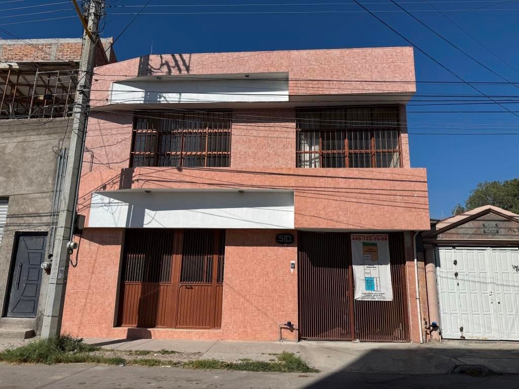 Casa en Venta con Local Comercial en el Centro de Jesús Ma.