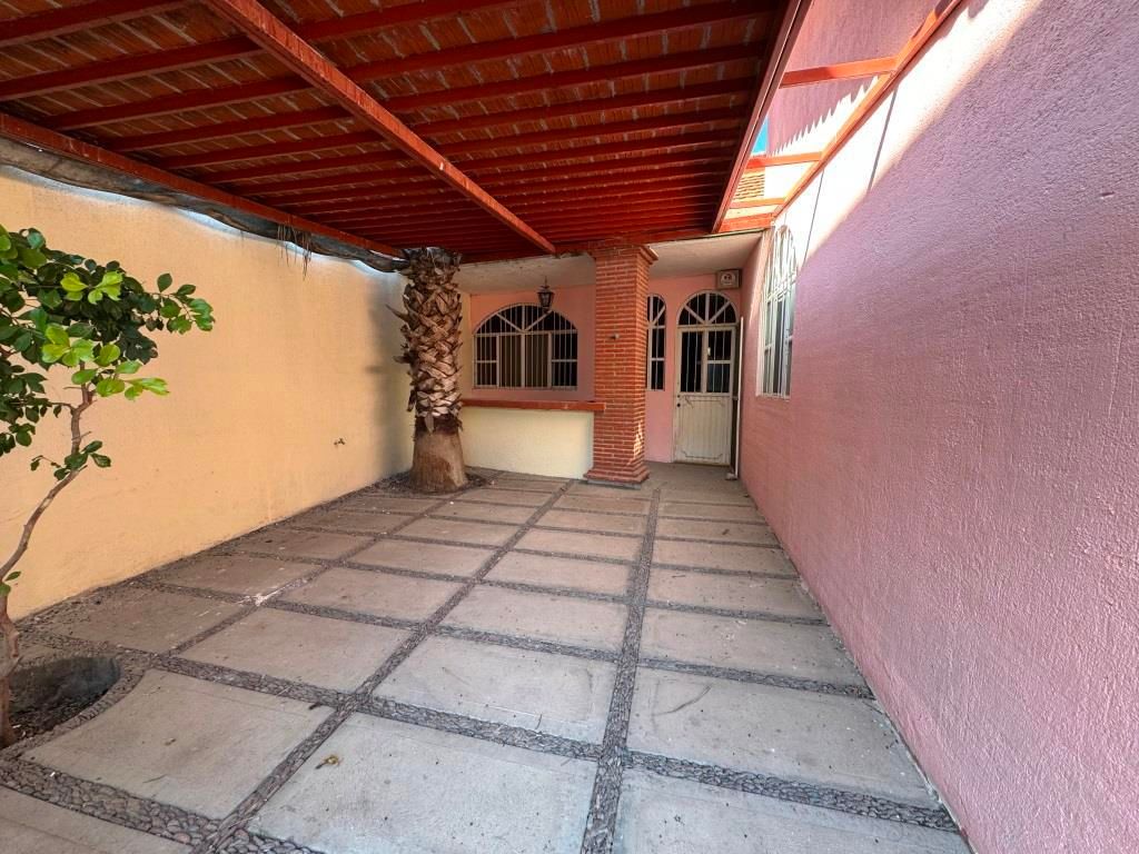 Casa en Venta con Local Comercial en el Centro de Jesús Ma.