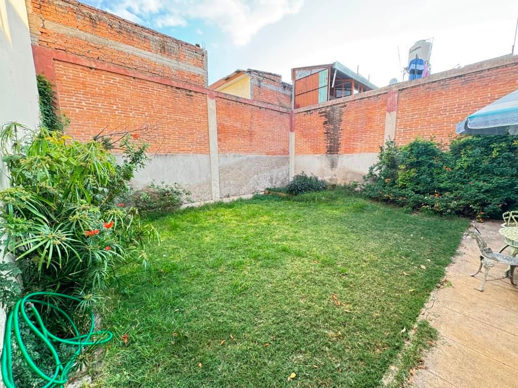 Propiedad céntrica en esquina a unos metros de Jardín de San Marcos San Marcos