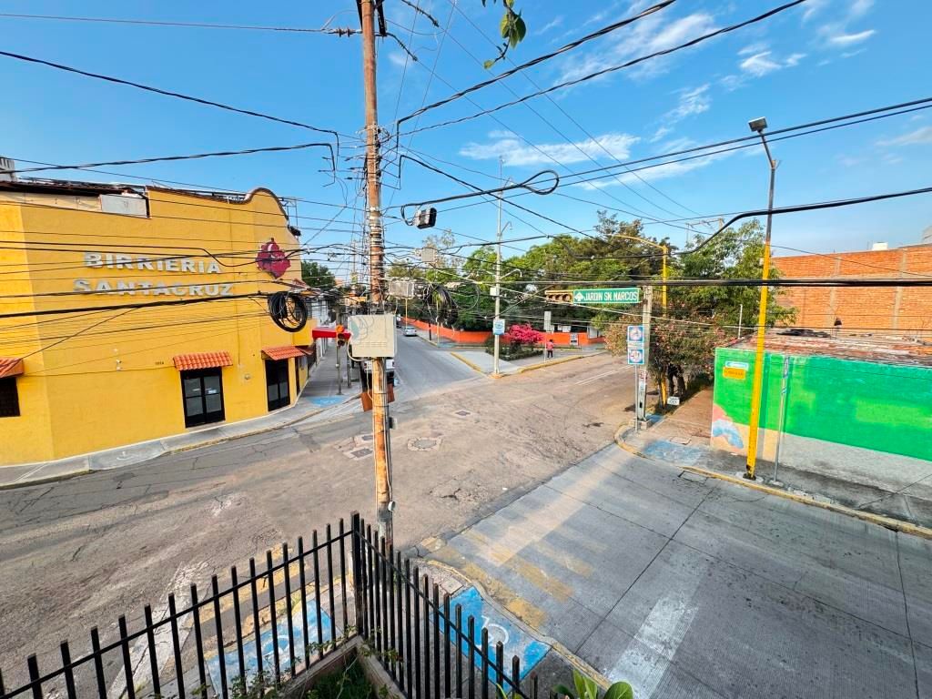 Propiedad céntrica en esquina a unos metros de Jardín de San Marcos San Marcos