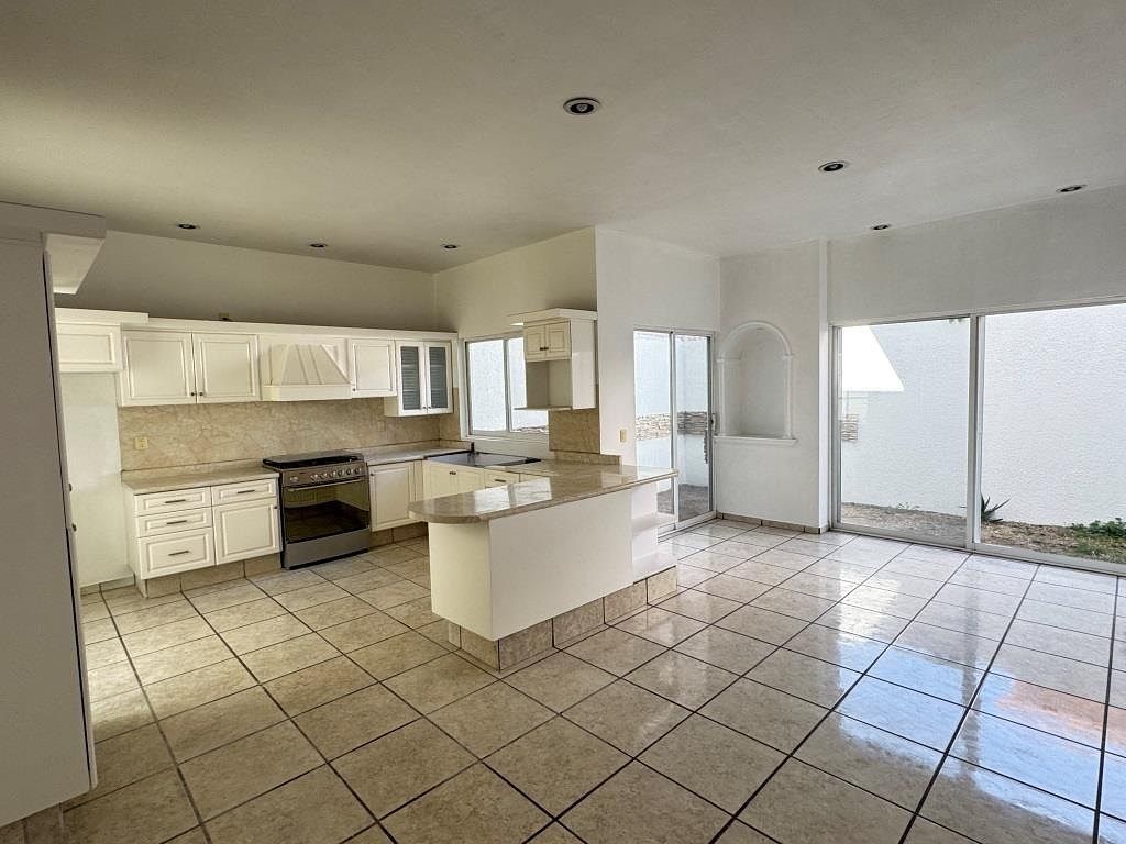 Casa en renta dentro de exclusivo fraccionamiento PULGAS PANDAS SUR