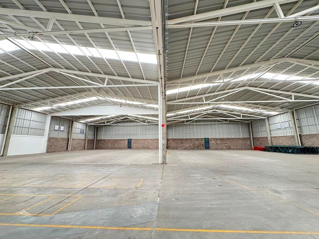 Nave industrial Zona norte 2,085m2 Santa Fe Park