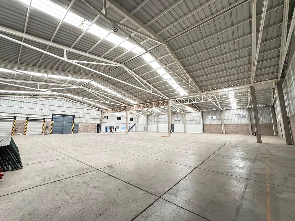 Nave industrial Zona norte 2,085m2 Santa Fe Park