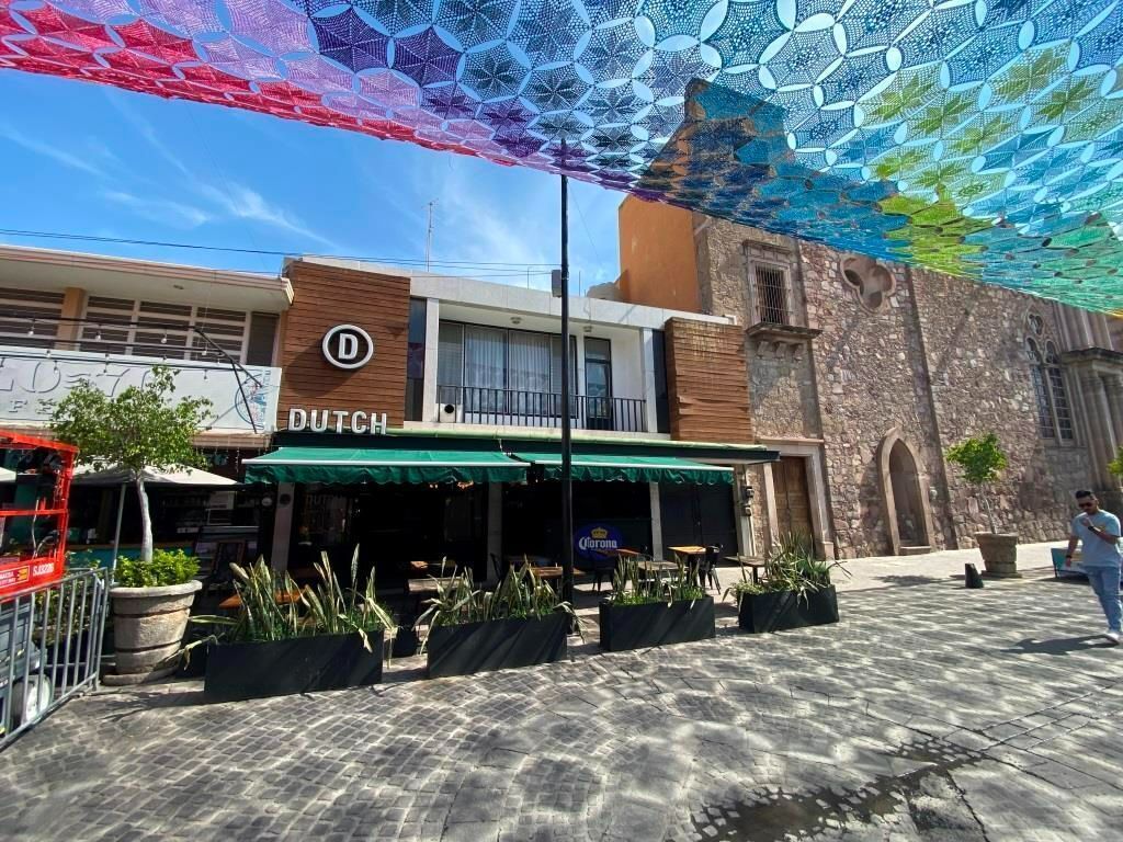 Propiedad comercial zona centro de Ags (Casa, local y bodega) V. Carranza