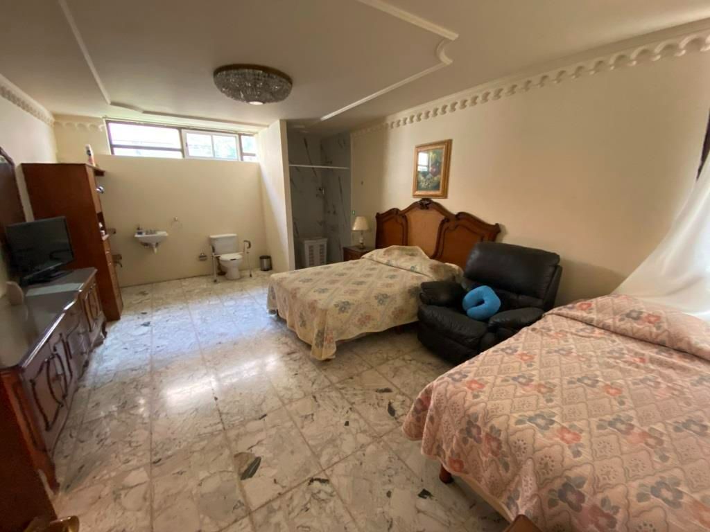 Propiedad comercial zona centro de Ags (Casa, local y bodega) V. Carranza