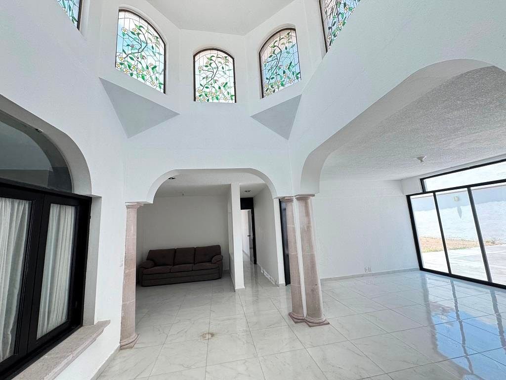 INMUEBLE ideal para oficinas corporativas, consultorios, centro médico, ETC.