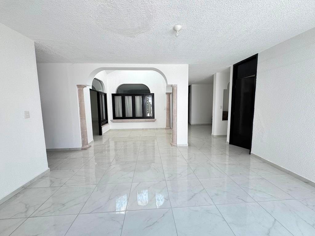 INMUEBLE ideal para oficinas corporativas, consultorios, centro médico, ETC.