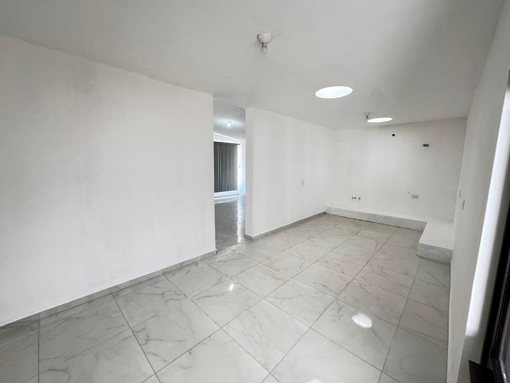 INMUEBLE ideal para oficinas corporativas, consultorios, centro médico, ETC.