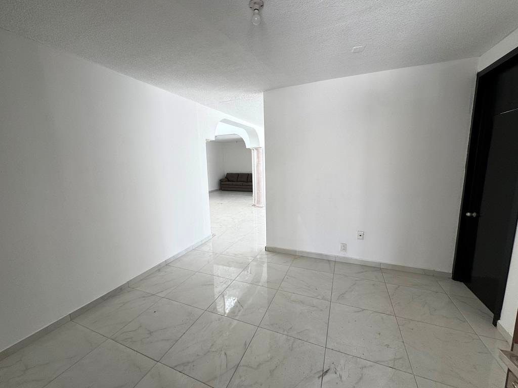 INMUEBLE ideal para oficinas corporativas, consultorios, centro médico, ETC.