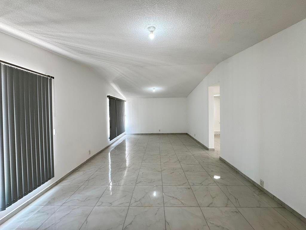 INMUEBLE ideal para oficinas corporativas, consultorios, centro médico, ETC.