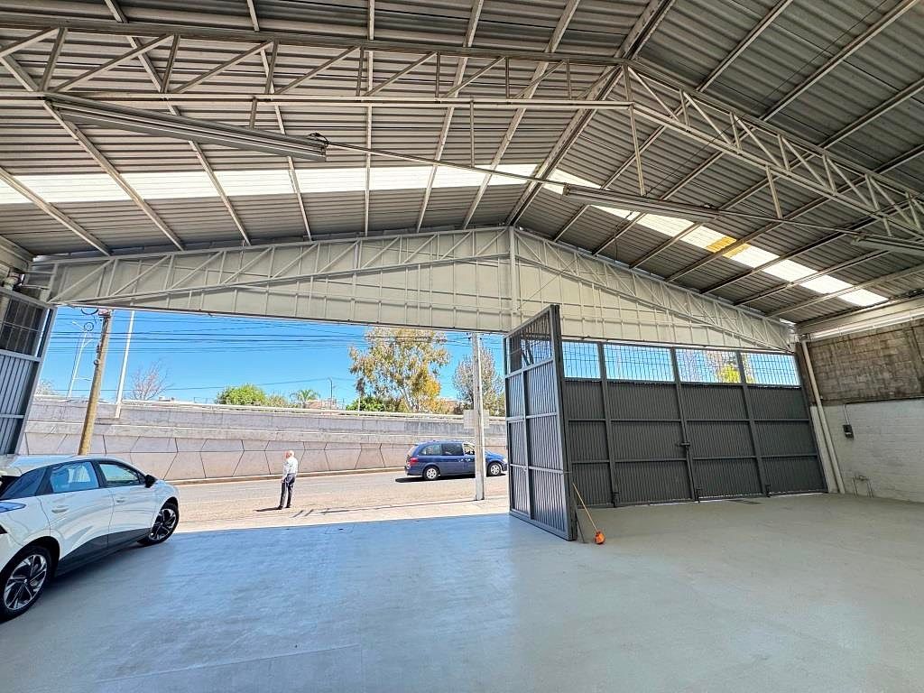 BODEGA EN RENTA EN LOMAS DE SANTA ANITA