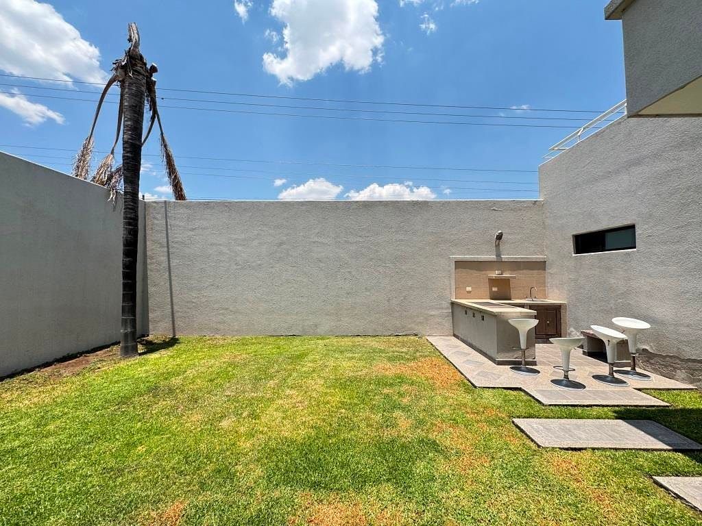 CASA EN VENTA FRACCIONAMIENTO JARDINES DEL CAMPESTRE
