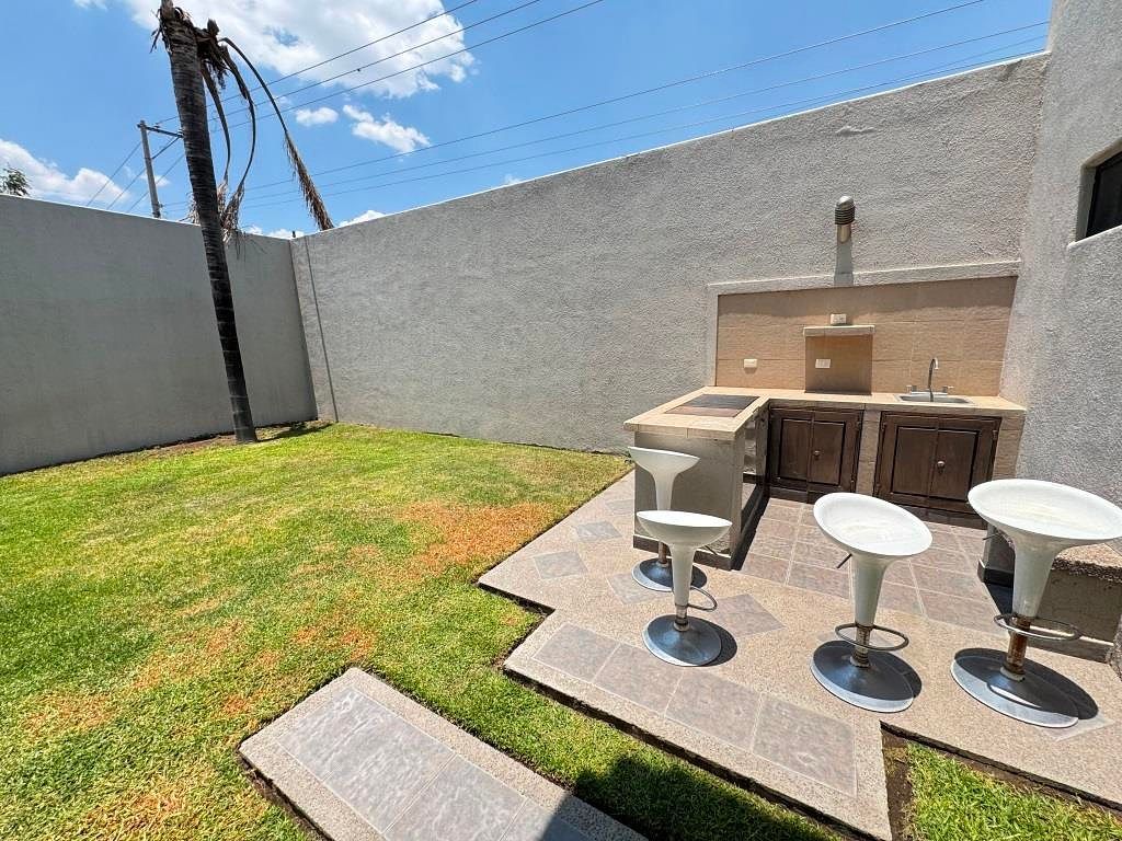 CASA EN VENTA FRACCIONAMIENTO JARDINES DEL CAMPESTRE