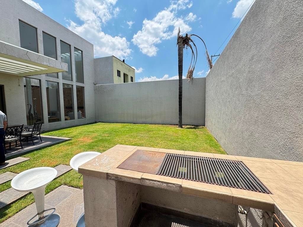 CASA EN VENTA FRACCIONAMIENTO JARDINES DEL CAMPESTRE