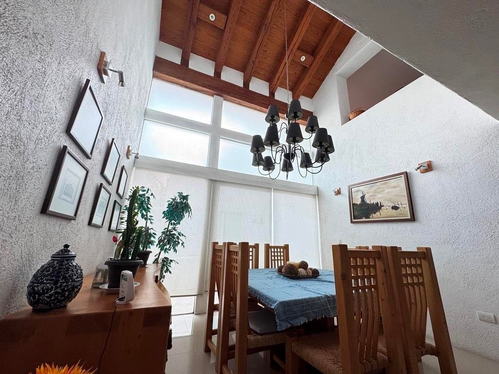 CASA EN VENTA FRACCIONAMIENTO VALLE REAL