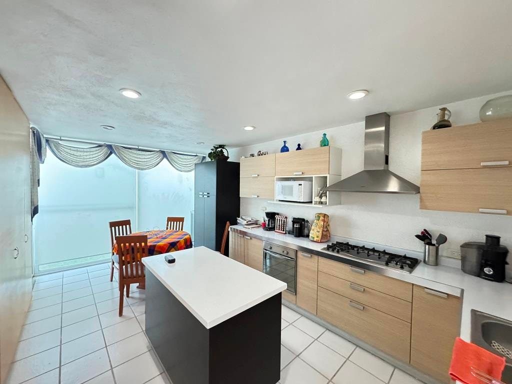 CASA EN VENTA FRACCIONAMIENTO VALLE REAL