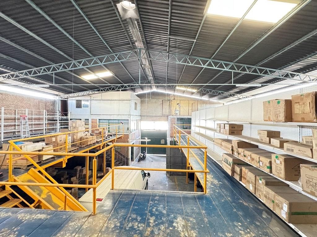 Bodega, ideal para almacén.