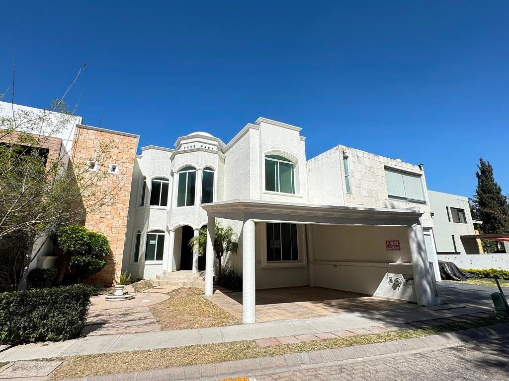 Casa en venta dentro de exclusivo fraccionamiento PULGAS PANDAS NORTE