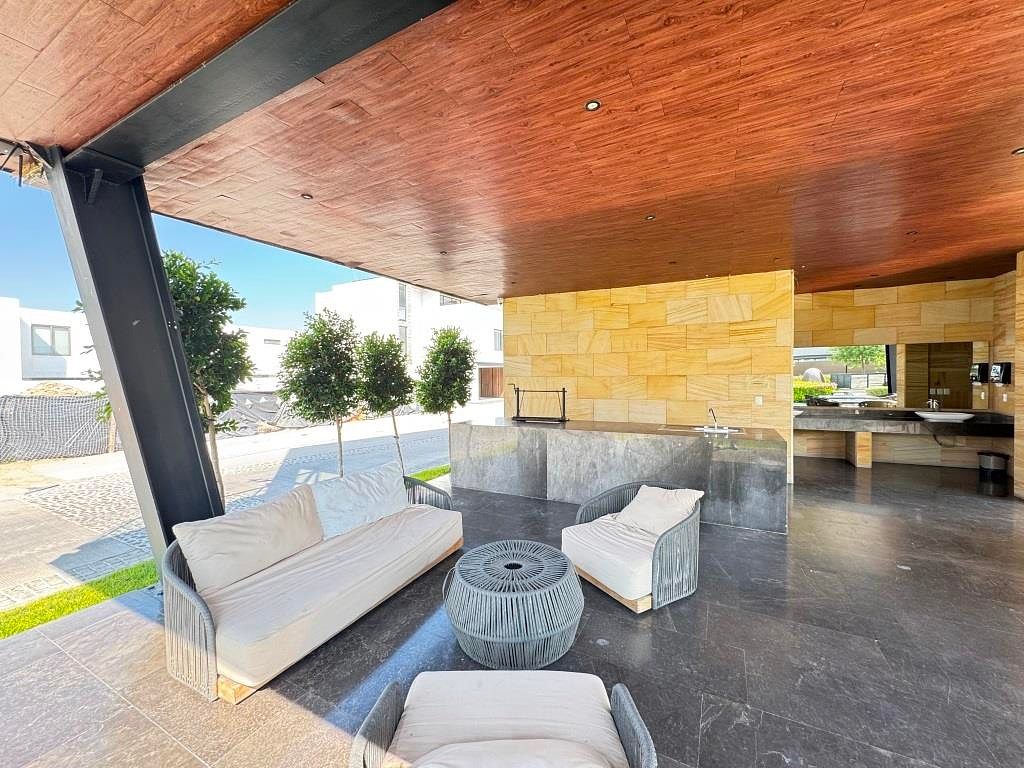 CASA EN RENTA FRACC. PUNTA DORADA