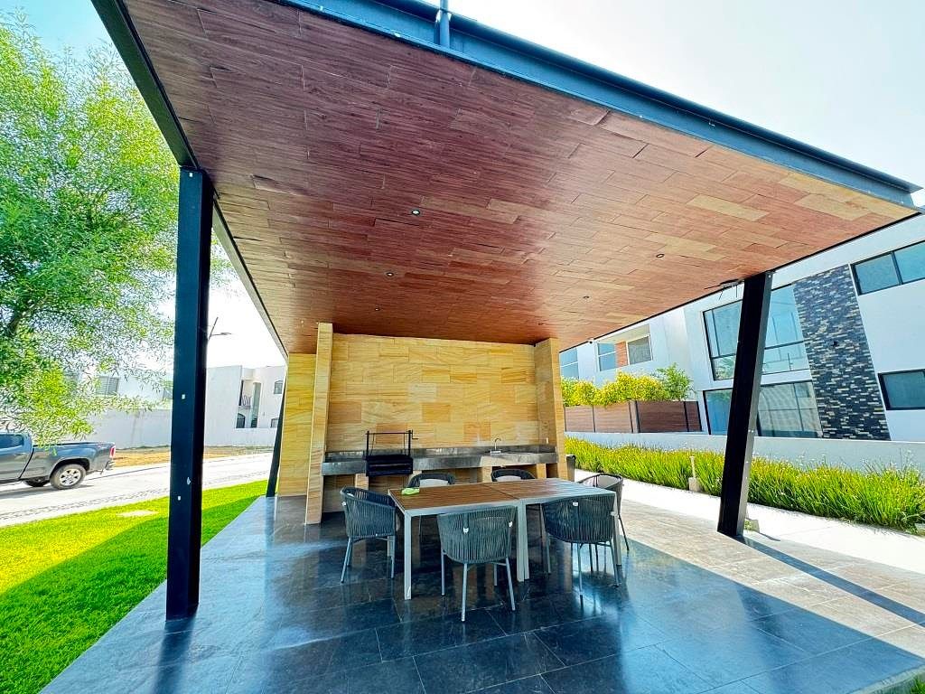 CASA EN RENTA FRACC. PUNTA DORADA