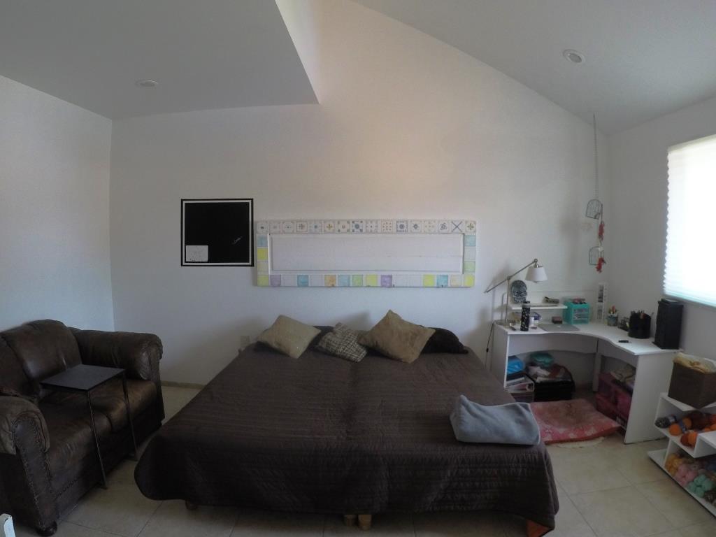 Casa residencial, dentro de exclusiva zona (Fracc. Campestre)