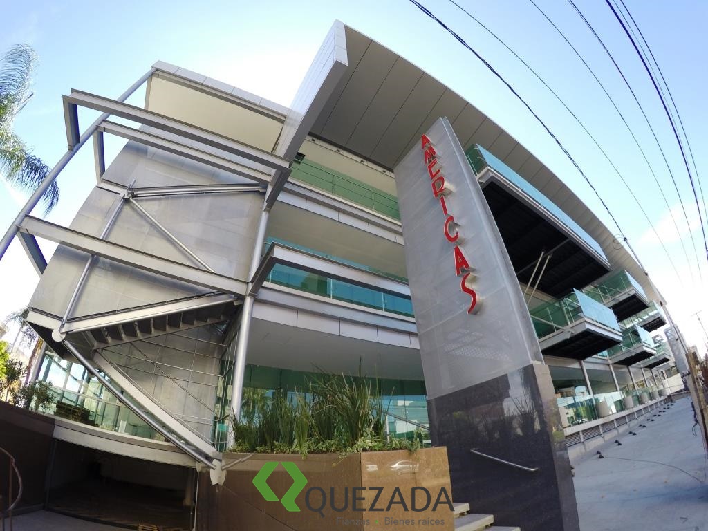 Oficinas, locales o consultorios en renta, sobre Av. Las Américas, Edificio nuevo.