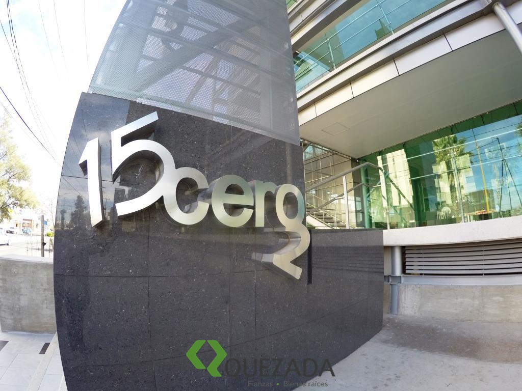 Oficinas, locales o consultorios en renta, sobre Av. Las Américas, Edificio nuevo.