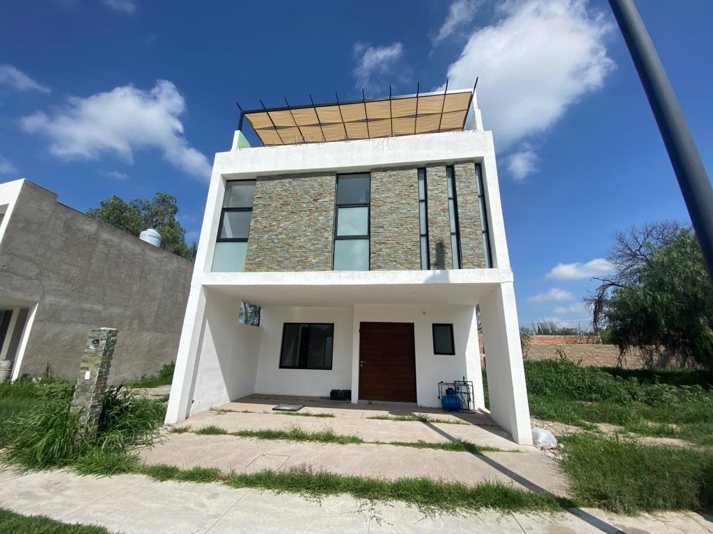 Casa nueva dentro de novedoso Fracc Residencial