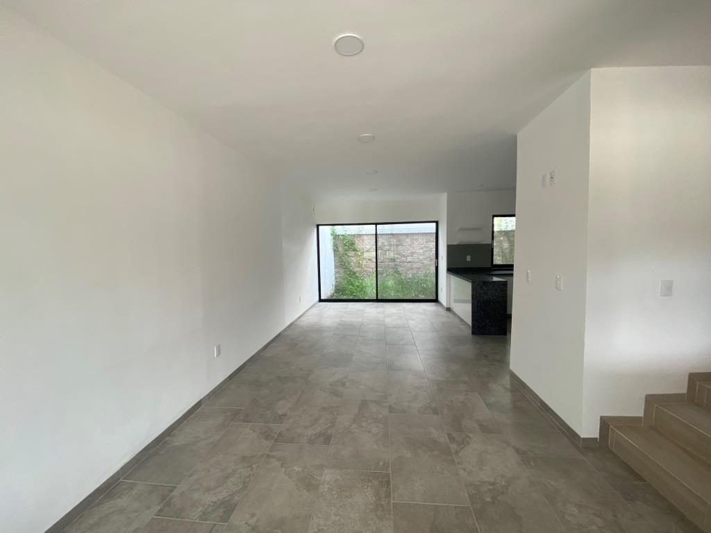 Casa nueva dentro de novedoso Fracc Residencial