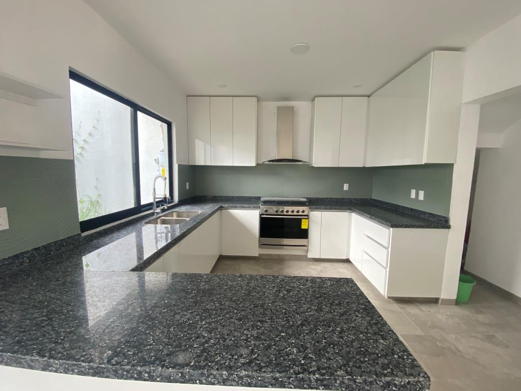 Casa nueva dentro de novedoso Fracc Residencial