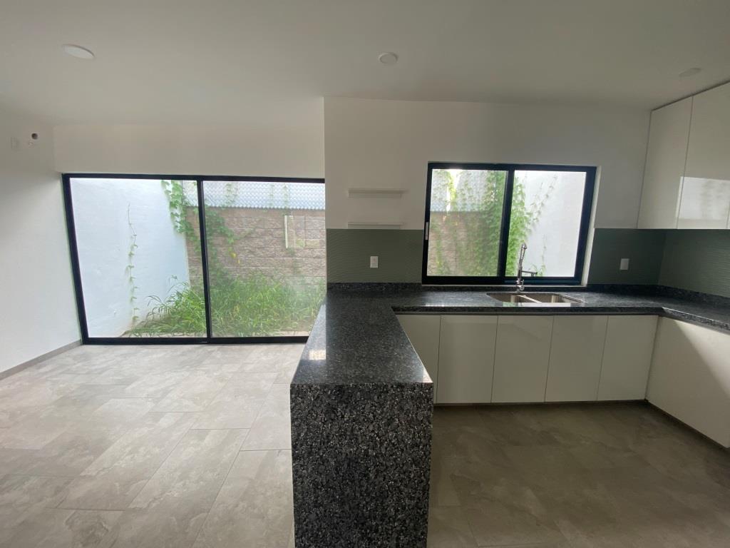 Casa nueva dentro de novedoso Fracc Residencial