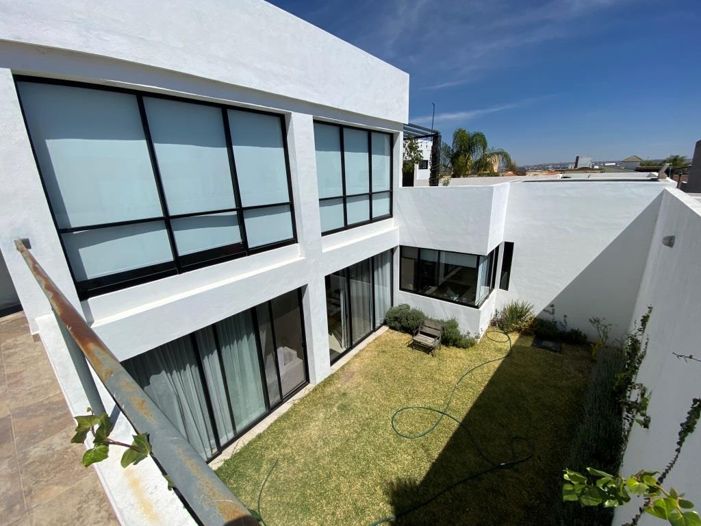 Innovadora casa en zona poniente de Ags